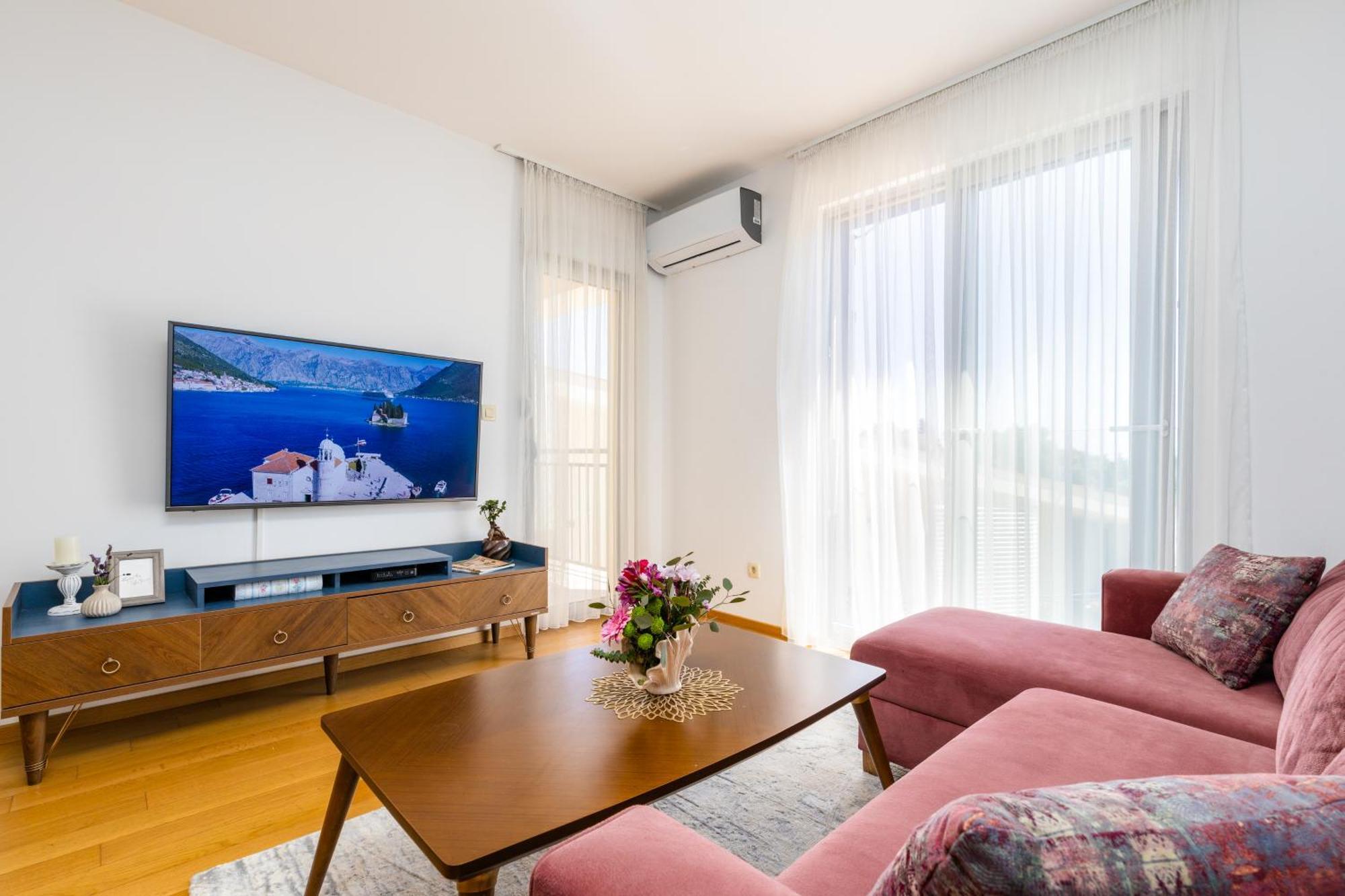 Apart Hotel M S Katunjanin แฮร์เซ็ก-โนวี ภายนอก รูปภาพ