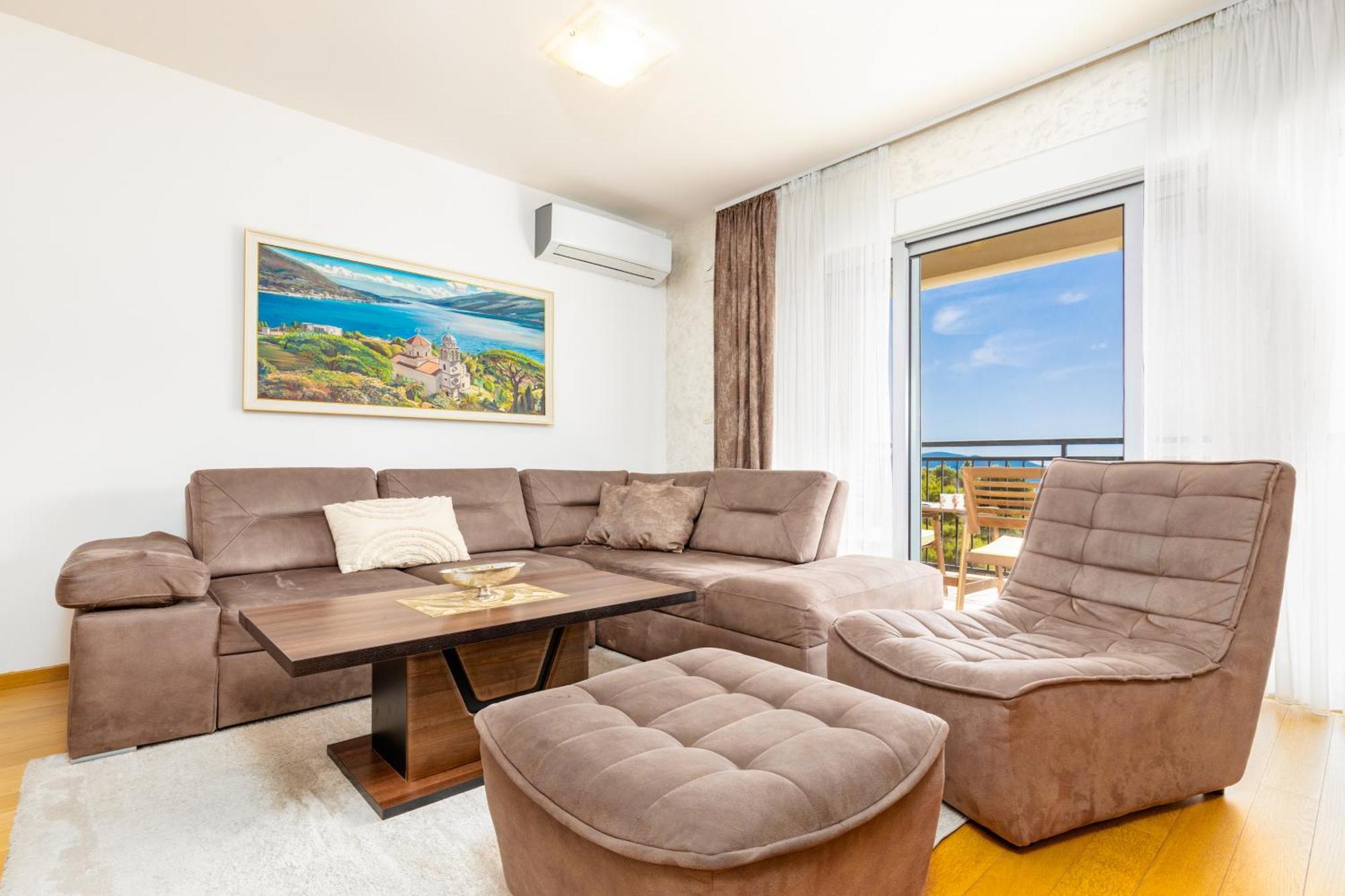 Apart Hotel M S Katunjanin แฮร์เซ็ก-โนวี ภายนอก รูปภาพ