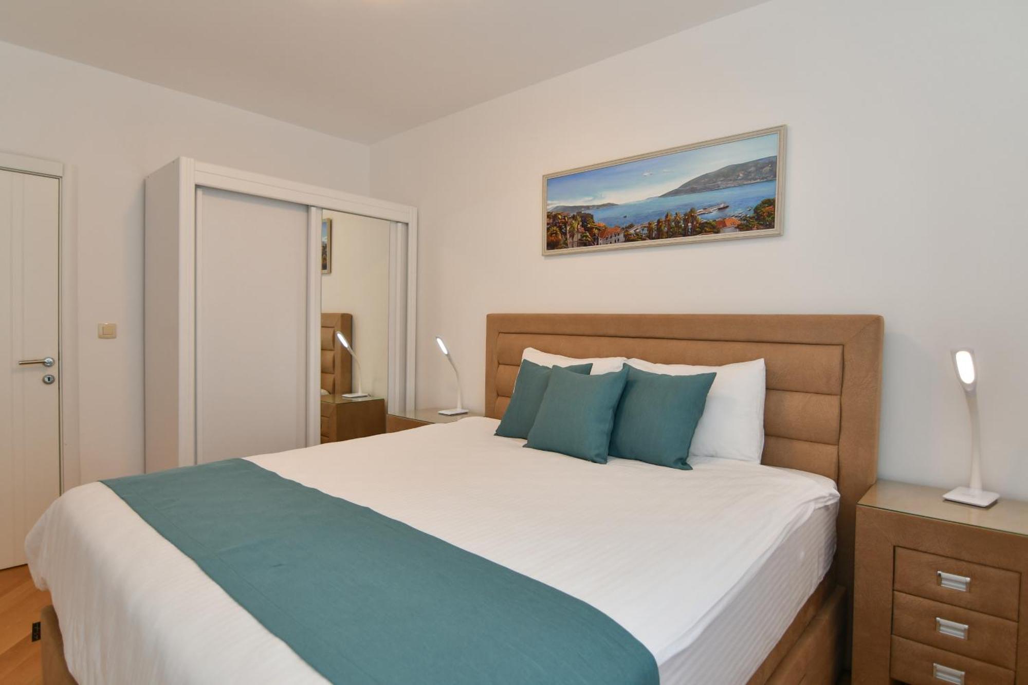 Apart Hotel M S Katunjanin แฮร์เซ็ก-โนวี ภายนอก รูปภาพ