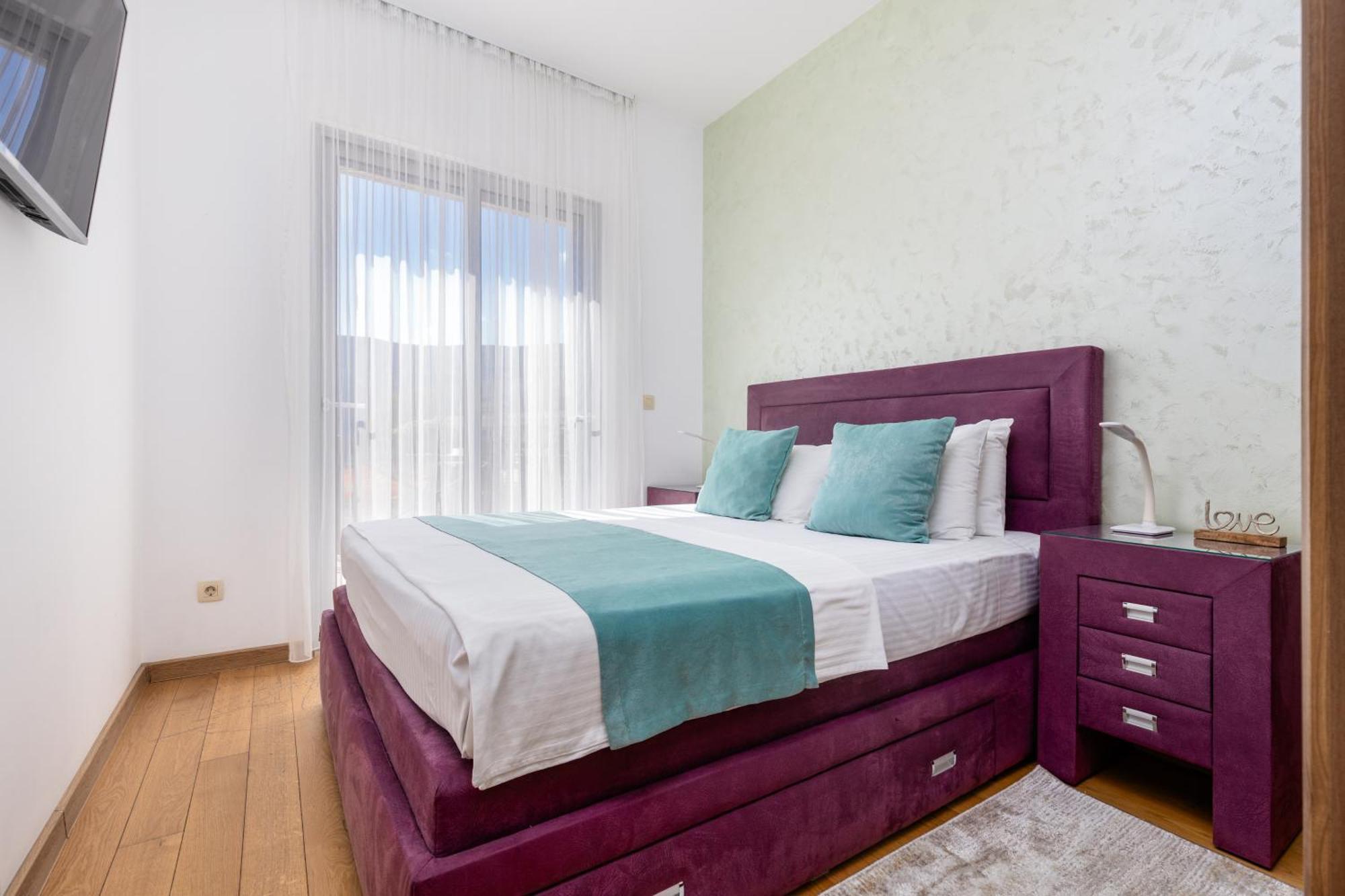 Apart Hotel M S Katunjanin แฮร์เซ็ก-โนวี ภายนอก รูปภาพ
