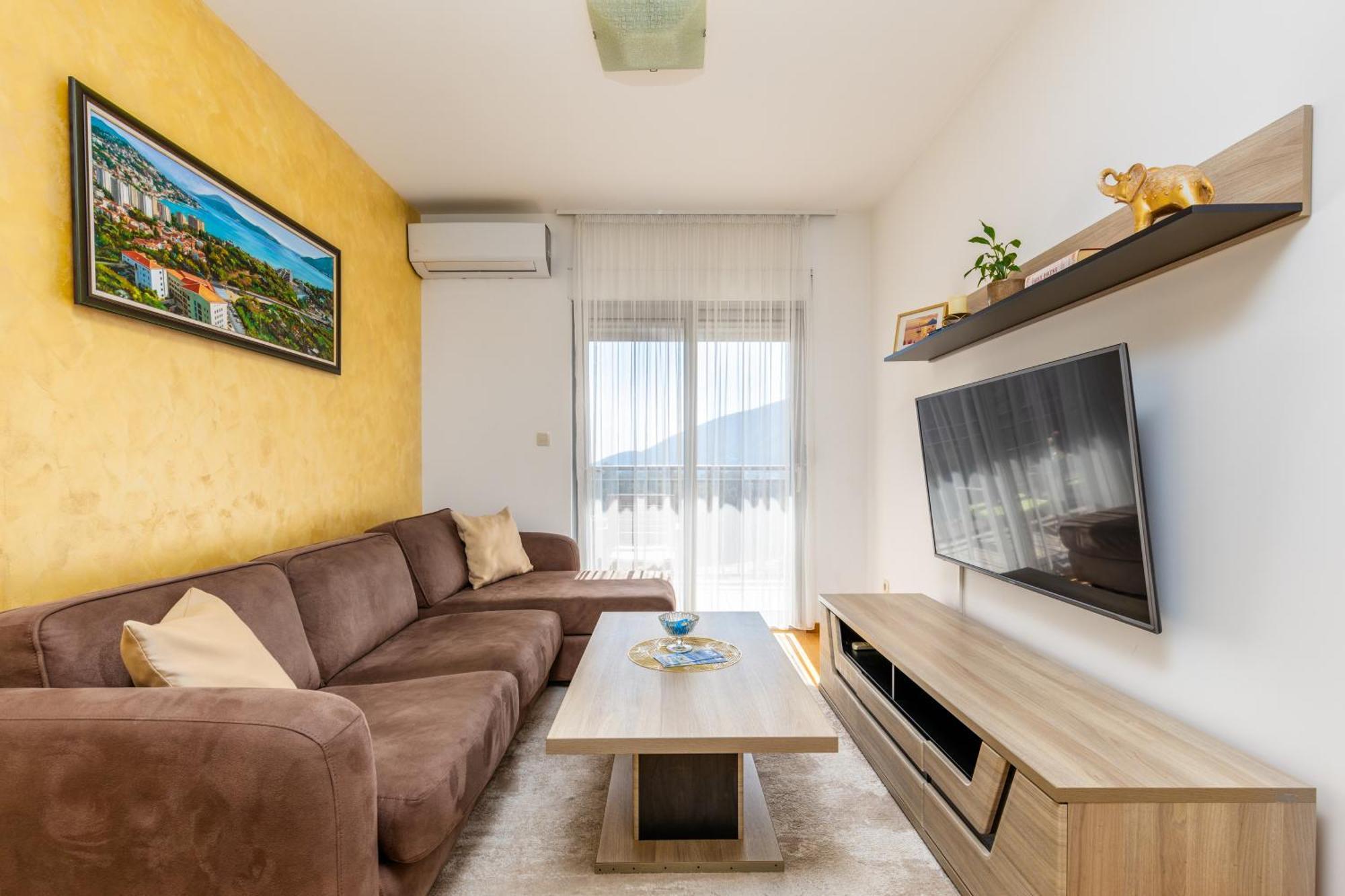 Apart Hotel M S Katunjanin แฮร์เซ็ก-โนวี ภายนอก รูปภาพ