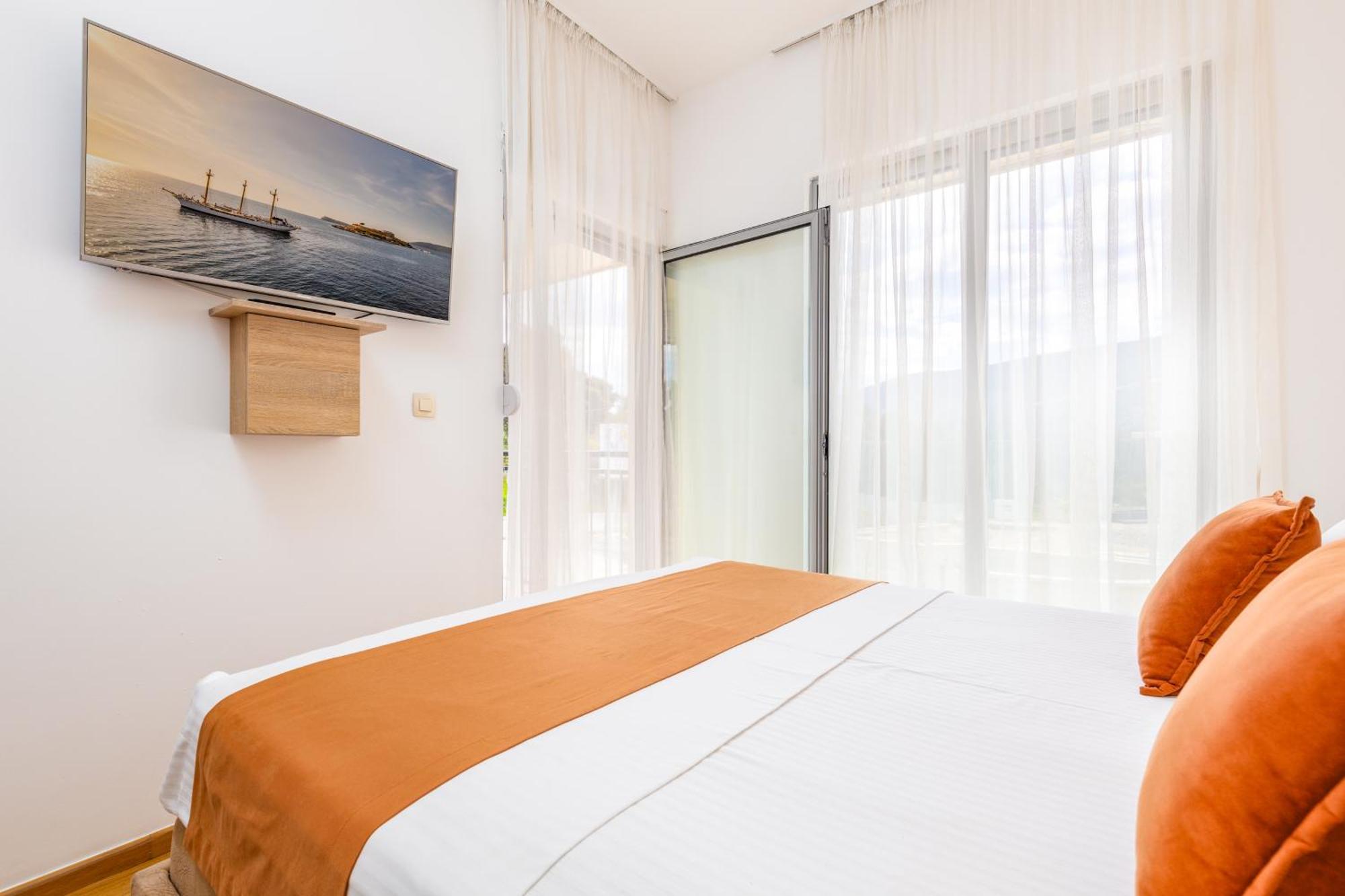 Apart Hotel M S Katunjanin แฮร์เซ็ก-โนวี ภายนอก รูปภาพ