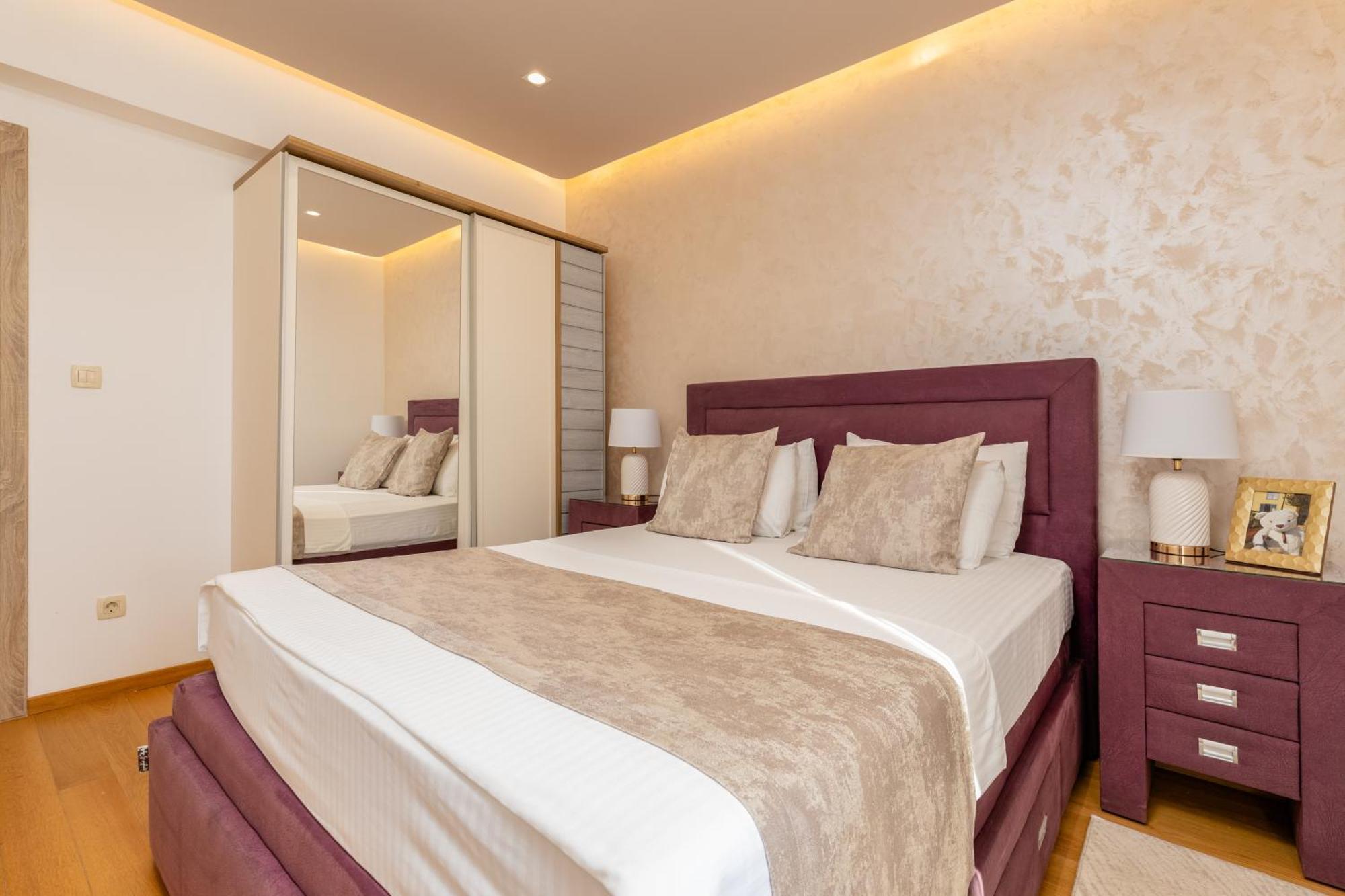 Apart Hotel M S Katunjanin แฮร์เซ็ก-โนวี ภายนอก รูปภาพ